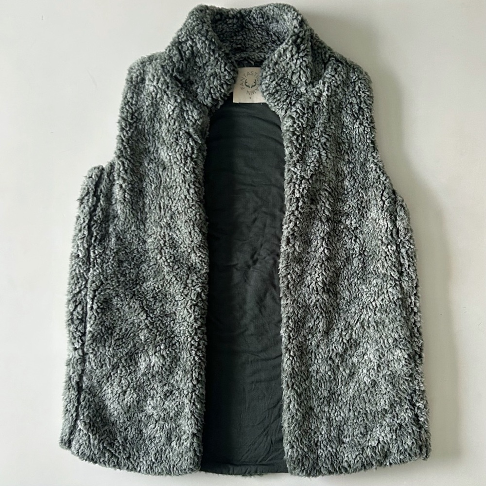 Fantastic Fawn Green Oversized Sherpa Fleece Vest- Cozy light Layer-Small